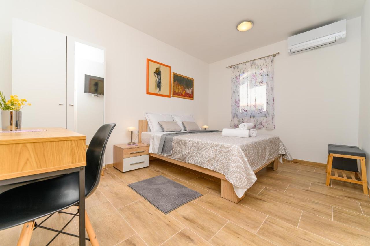 Apartments Forever Miholascica Екстериор снимка